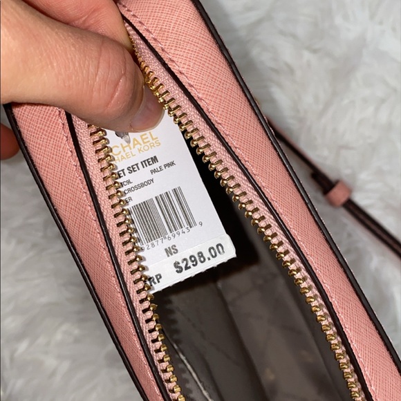 Michael Kors Jet Set Crossbody - Picture 10 of 12